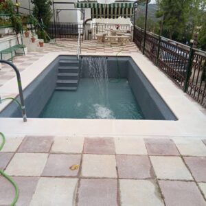 Piscina de obra con gresite